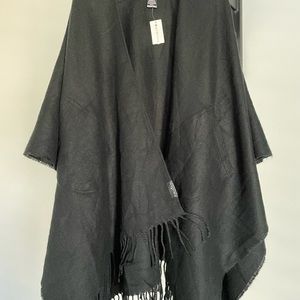 Athleta Pocket Ruana Black